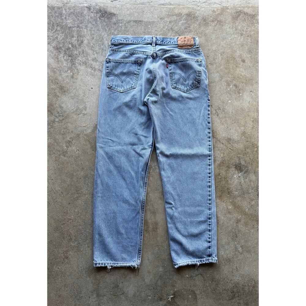 Vintage 2000s Levis 550 Relaxed Fit Denim Lightwash Blue Jeans Size 32x31